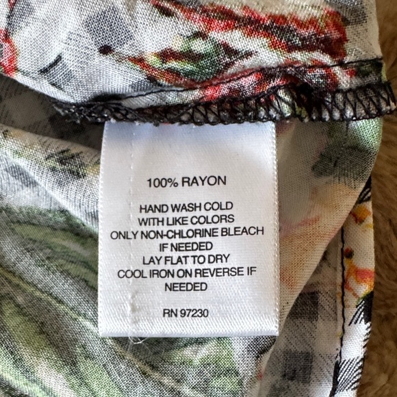 Signature Studio Women’s Top – Size XL - Picture 6 of 6